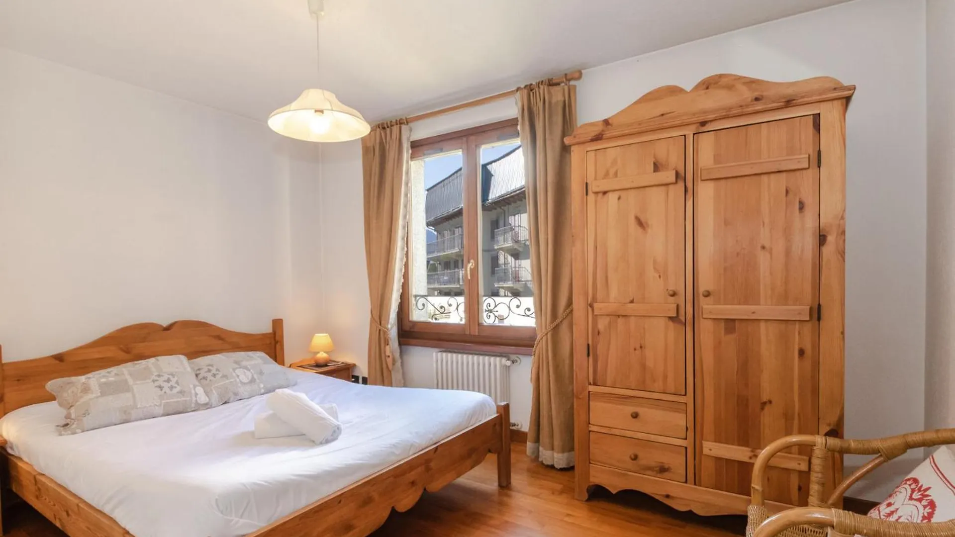Bel Appartement Central Avec Balcon Et Parking A Chamonix - Fr-1-343-236